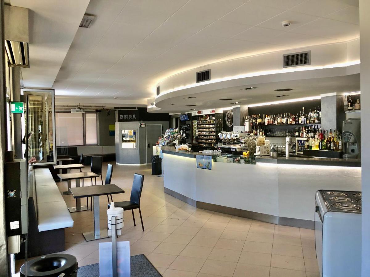 Hotel Del Boschetto Poggiridenti エクステリア 写真